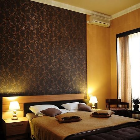Azoyan Guest House Єреван Номер фото