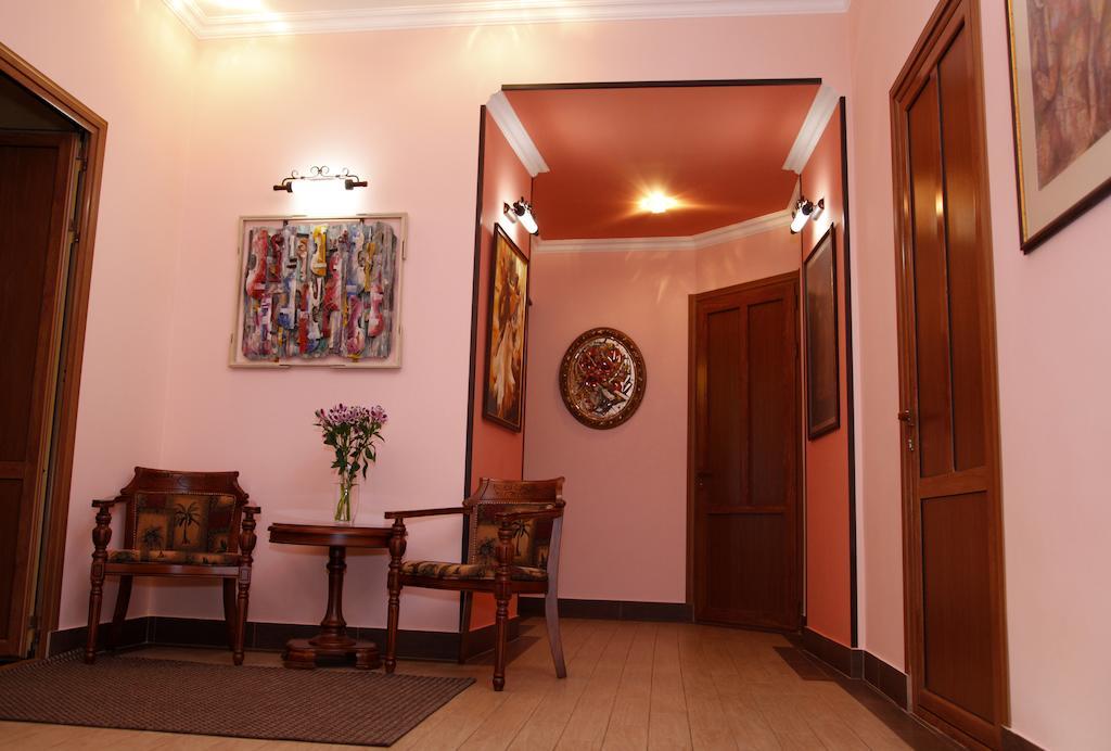 Azoyan Guest House Єреван Екстер'єр фото